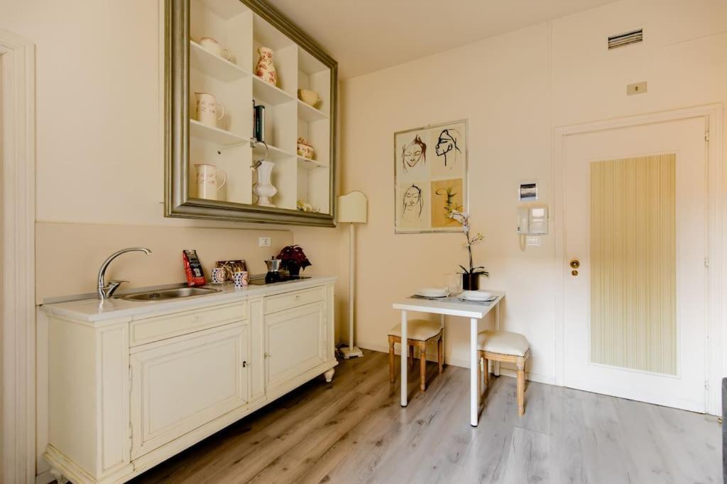 Charming Studio Next To The Duomo Florence Buitenkant foto